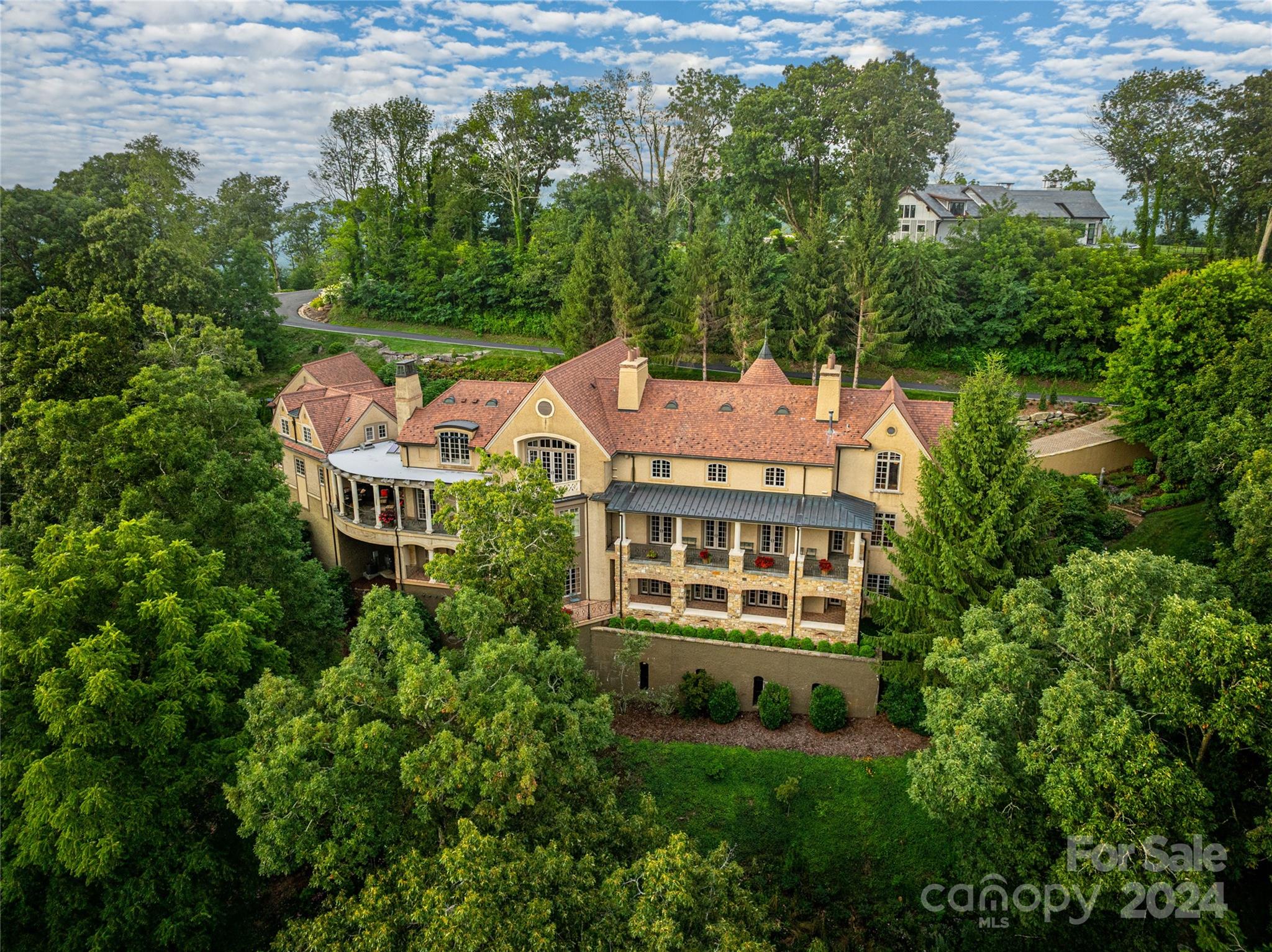 Asheville, North Carolina 28804, United States, 4 Bedrooms Bedrooms, ,5 BathroomsBathrooms,Residential,Active,47482