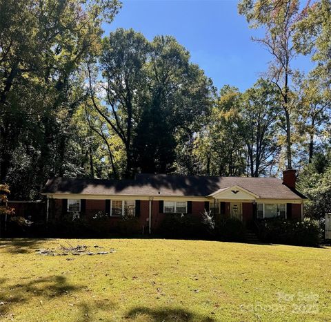 Photo of 6328 Barcliff Drive, Charlotte, NC 28212 (MLS # 4318550)