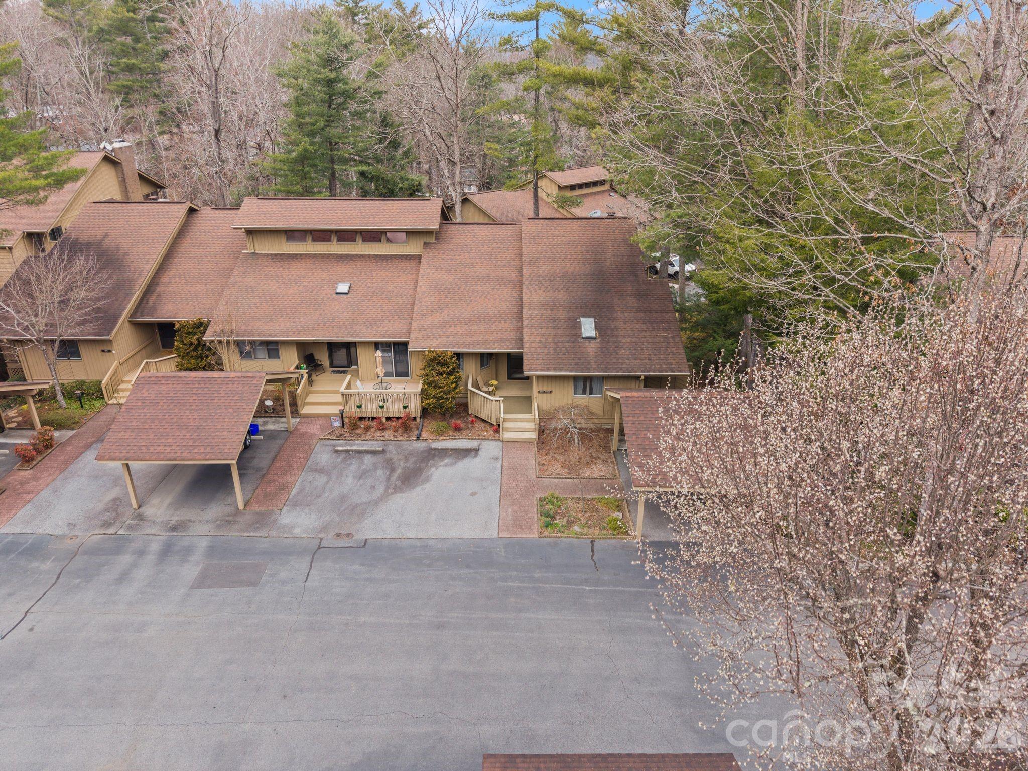 301 N Scarlet Oak Lane