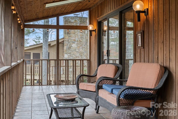 301 N SCARLET OAK LN, HENDERSONVILLE, NC 28791 - Image a918e07612bff77d01c8a93b2a3a3b86/2138849950