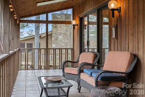 301 N Scarlet Oak Lane Hendersonville NC 28791