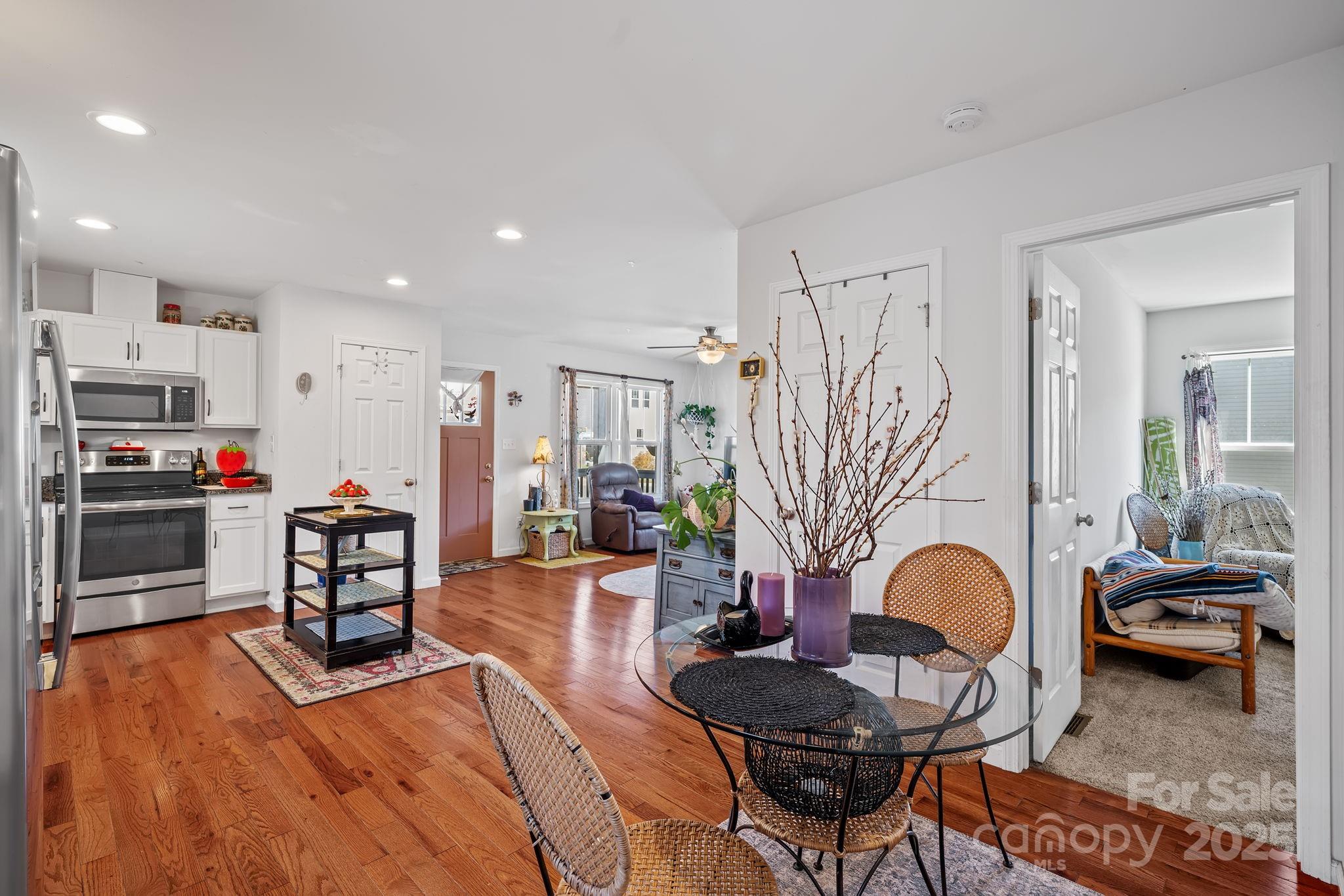 Lillie Farm Cove - Residential