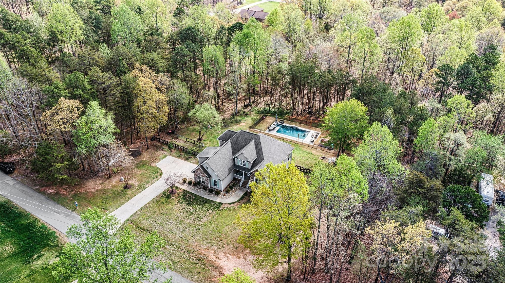 3207 Oak Ridge Circle