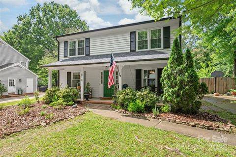 618 Heathermoor Court Charlotte NC 28209