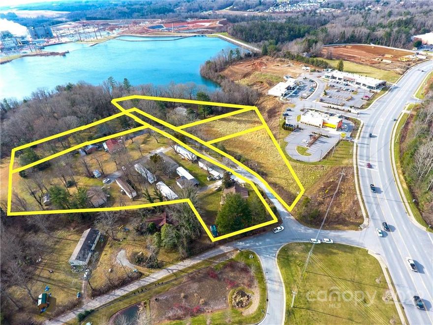 Ideal property for development with frontage off Long Shoals Road. This is 3 of the combination of 5 properties totaling 8.2 acres with City water and Sewer. ( List price is just for the 3, total is $8.2 M for all 5 Parcels )Properties are 2,3 and 6 Butler road as well as parcels 9644457297600000 and 994458224000000.
Ideal for Multifamily or Medical offices. Located within 1 mile of I-26 ,Biltmore Park and Shopping. See brochure for aerial plat