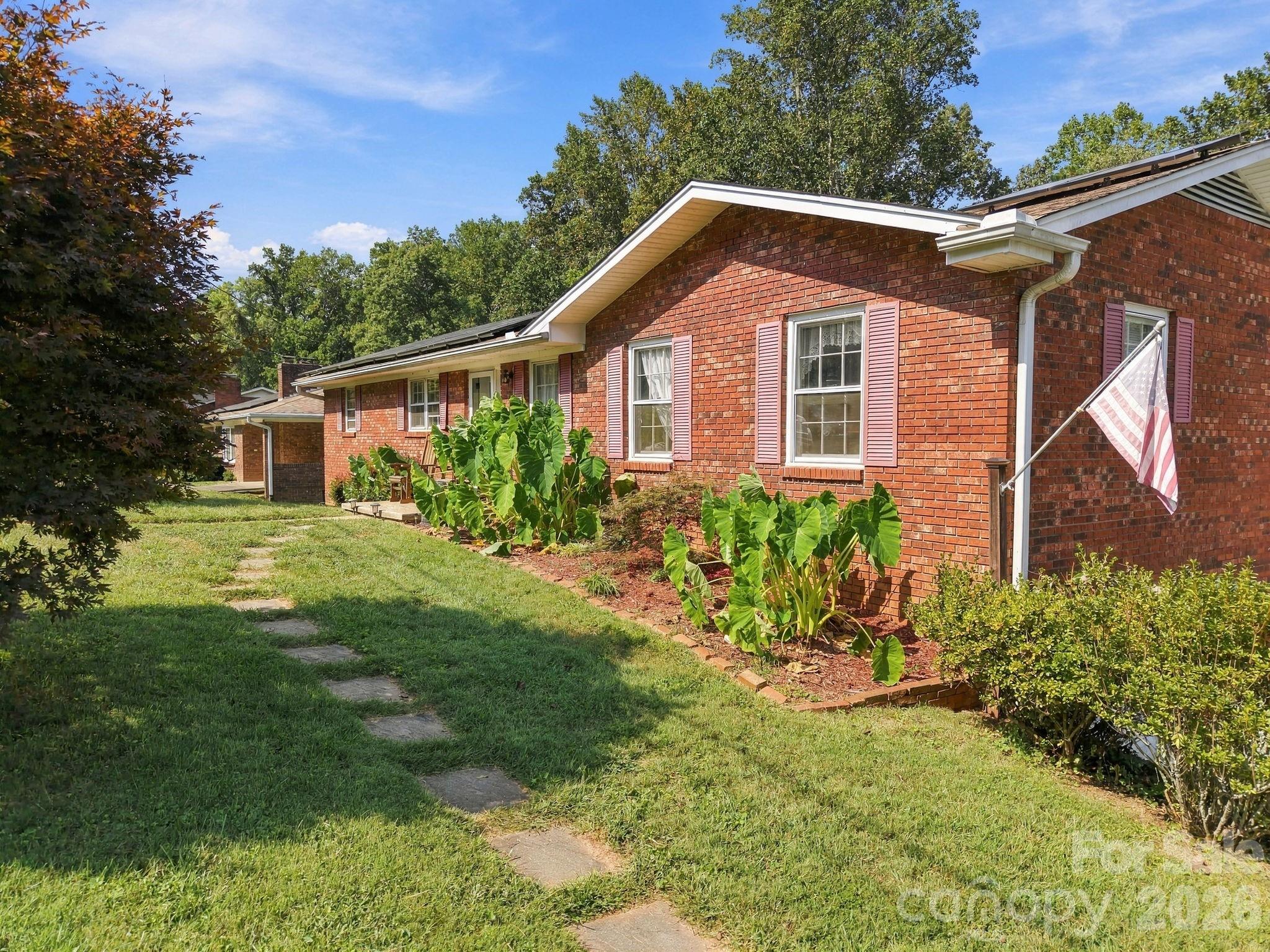 7 Fieldcrest Circle