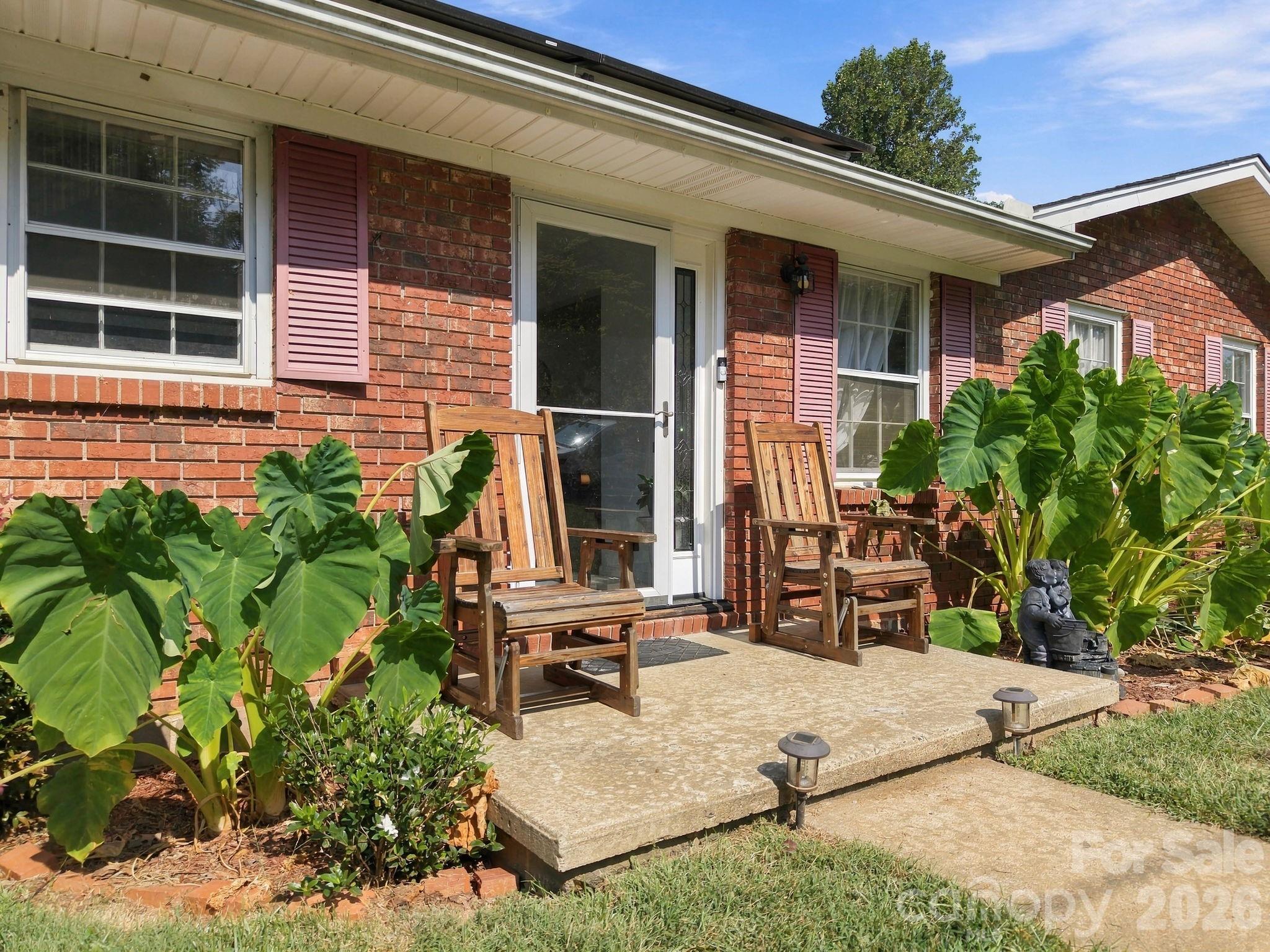7 Fieldcrest Circle