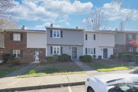 3274 Heathstead Place Charlotte NC 28210