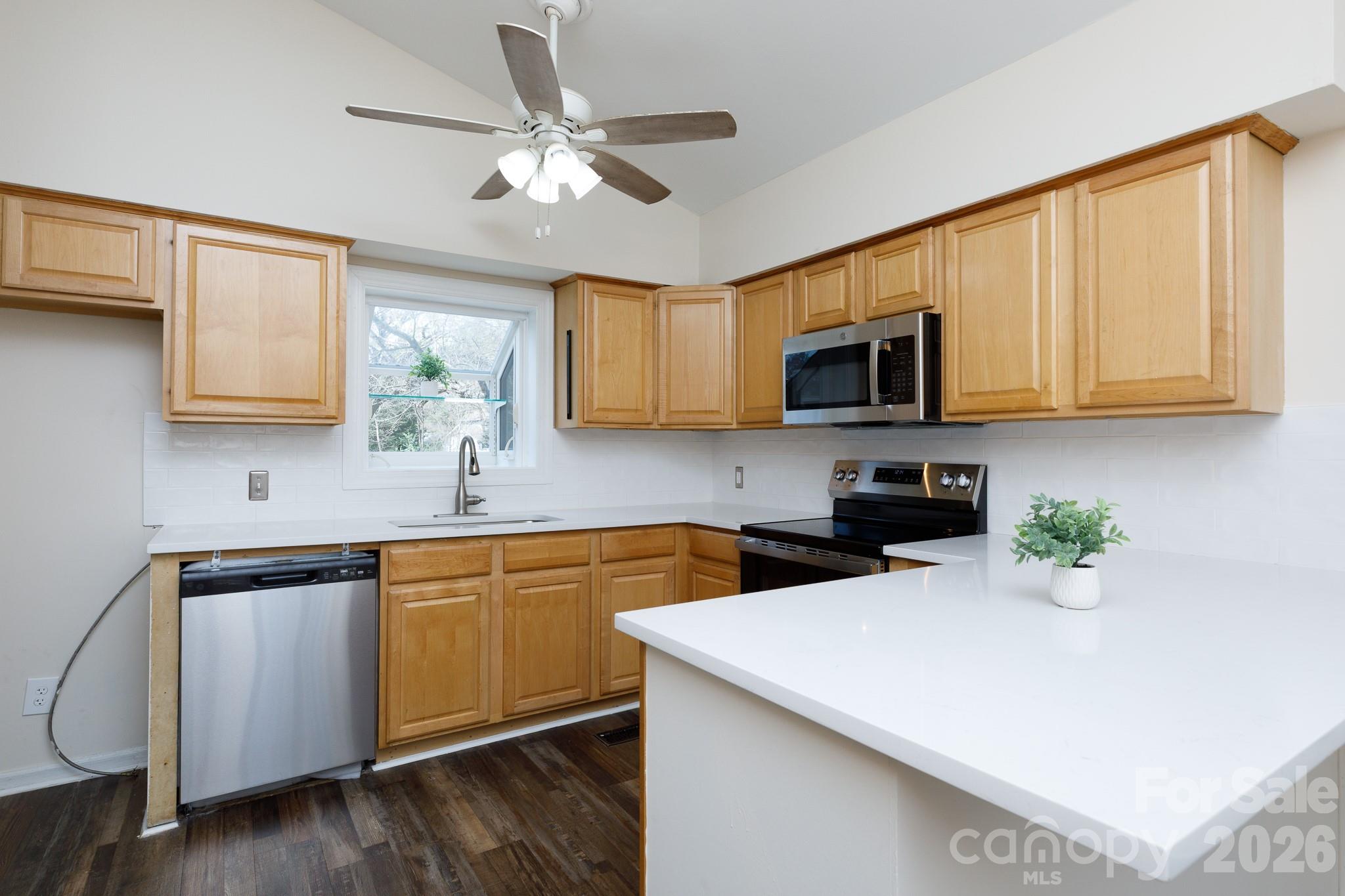 Tega Cay - Residential