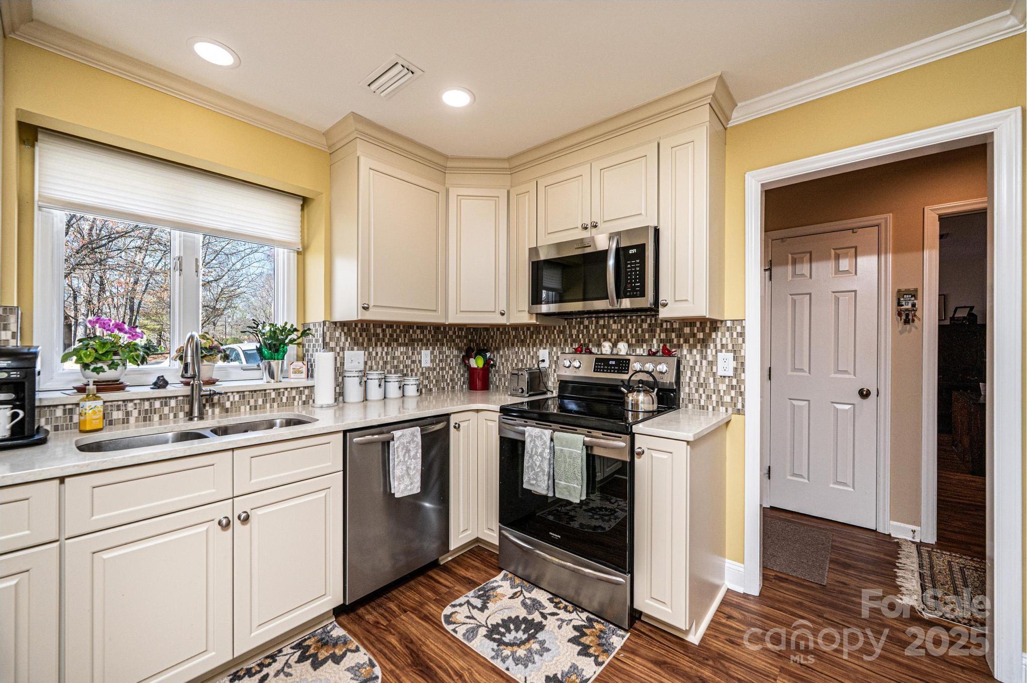 Huntington Woods Townhouses - Residential