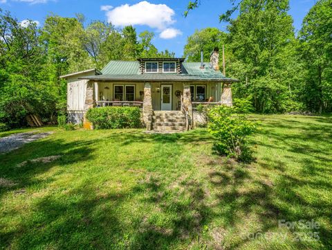 51 Moffitt Road Horse Shoe NC 28742