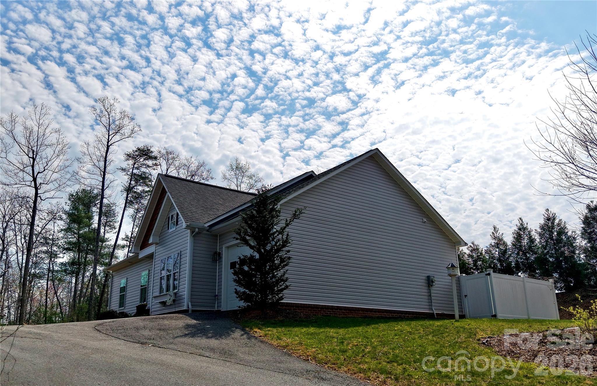 The Oaks at Hunters Ridge - Residential