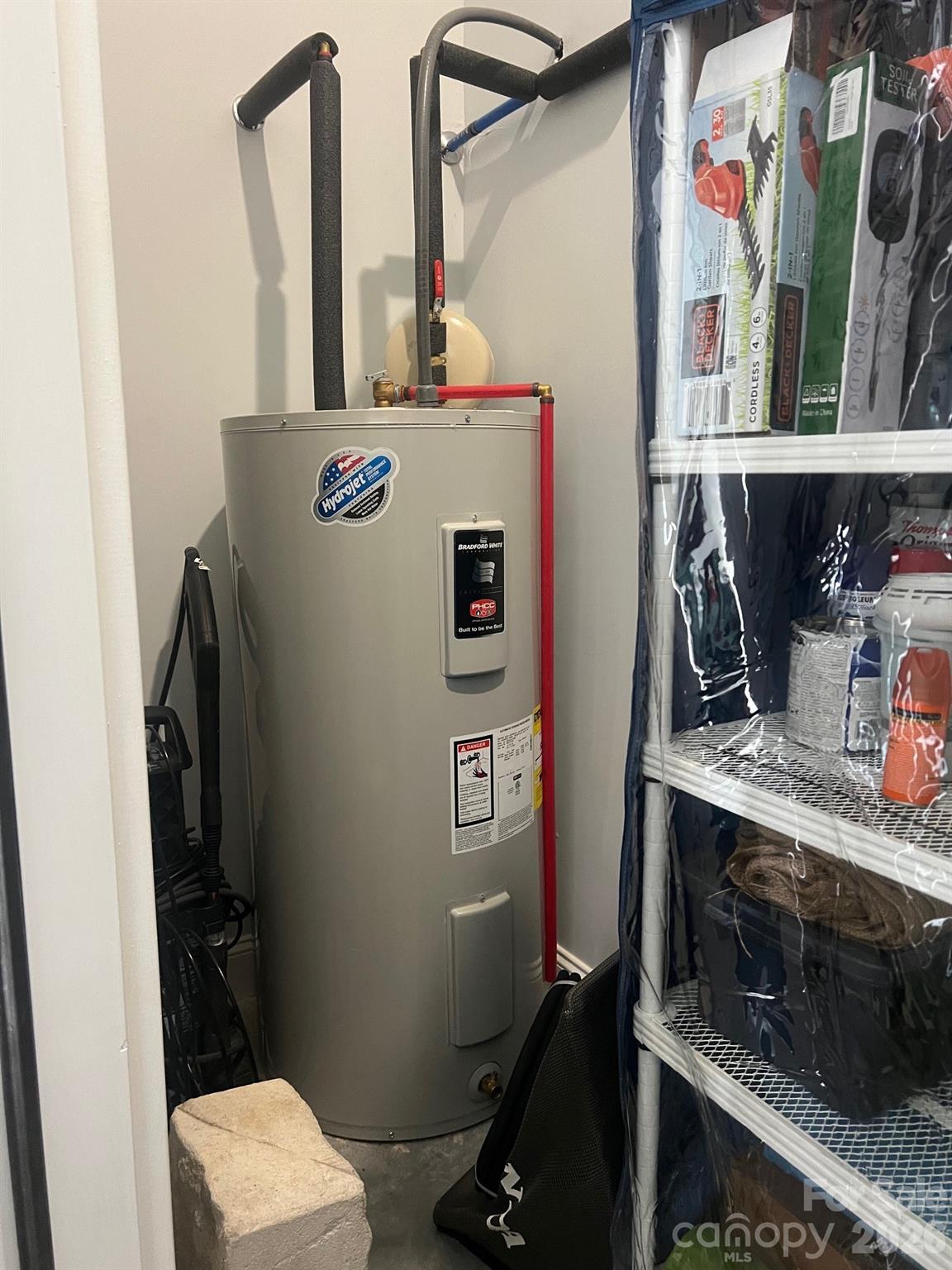 The Oaks at Hunters Ridge - Residential