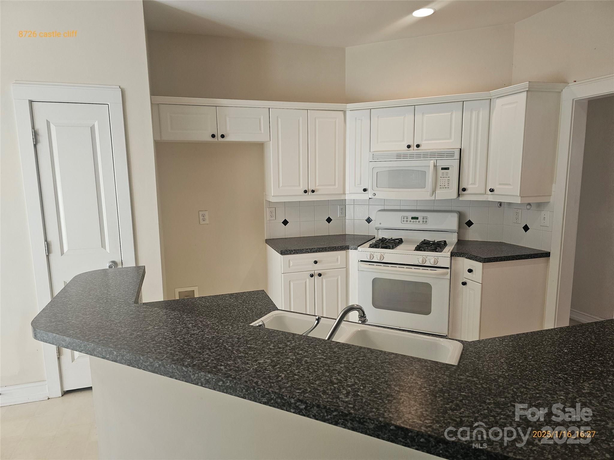 Castle Cliff - Residential