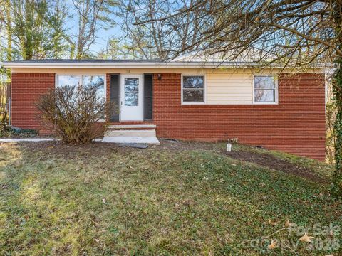 Photo of 51 West Chapel Road, Asheville, NC 28803 (MLS # 4338770)