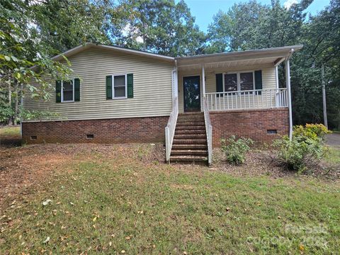 Photo of 129 Conestoga Court, Mount Gilead, NC 27306 (MLS # 4296323)