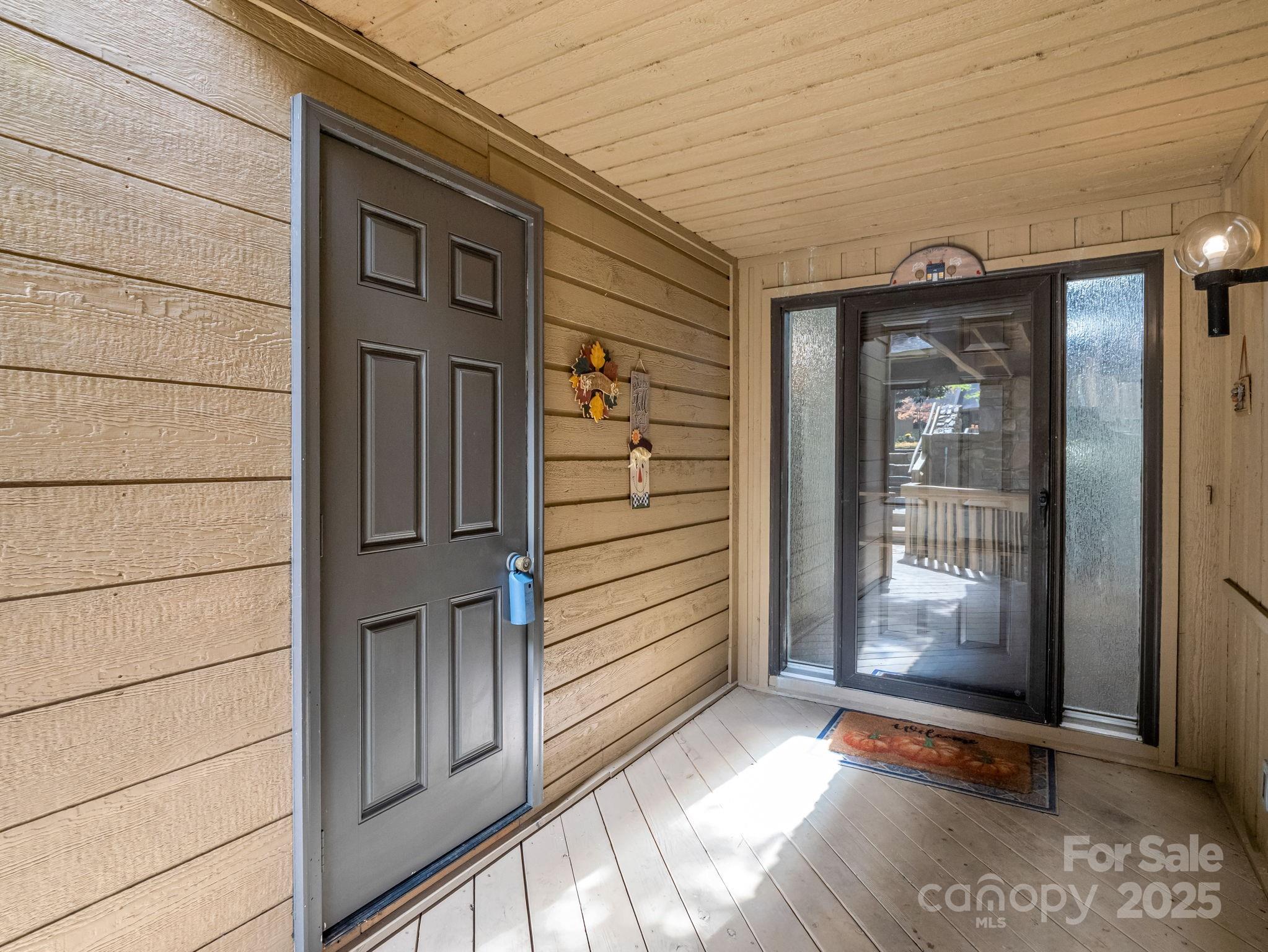 405 N Scarlet Oak Lane