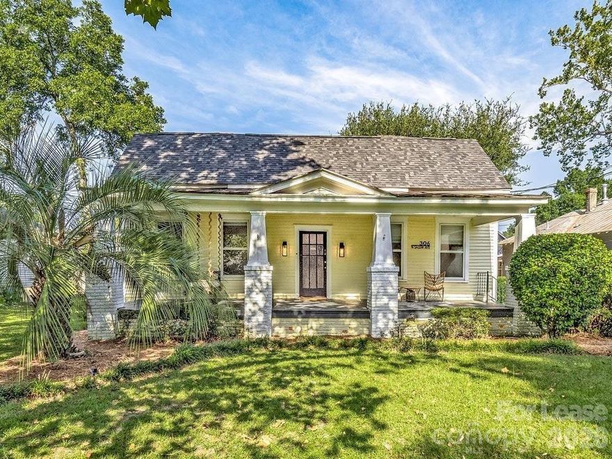 Furnished Mid-Term Rental! Experience refined living in this meticulously renovated 100-year-old home in historic Sumter, SC. Featuring 3 spacious bedrooms, a stylish flex room with dedicated workspace, 2 designer bathrooms, and a chef-ready kitchen, this residence offers both charm and sophistication. Enjoy a serene screened-in porch, private parking for three, and a premier location near top hospitals, dining, and shopping—ideal for travel nurses, executives, and relocating families.