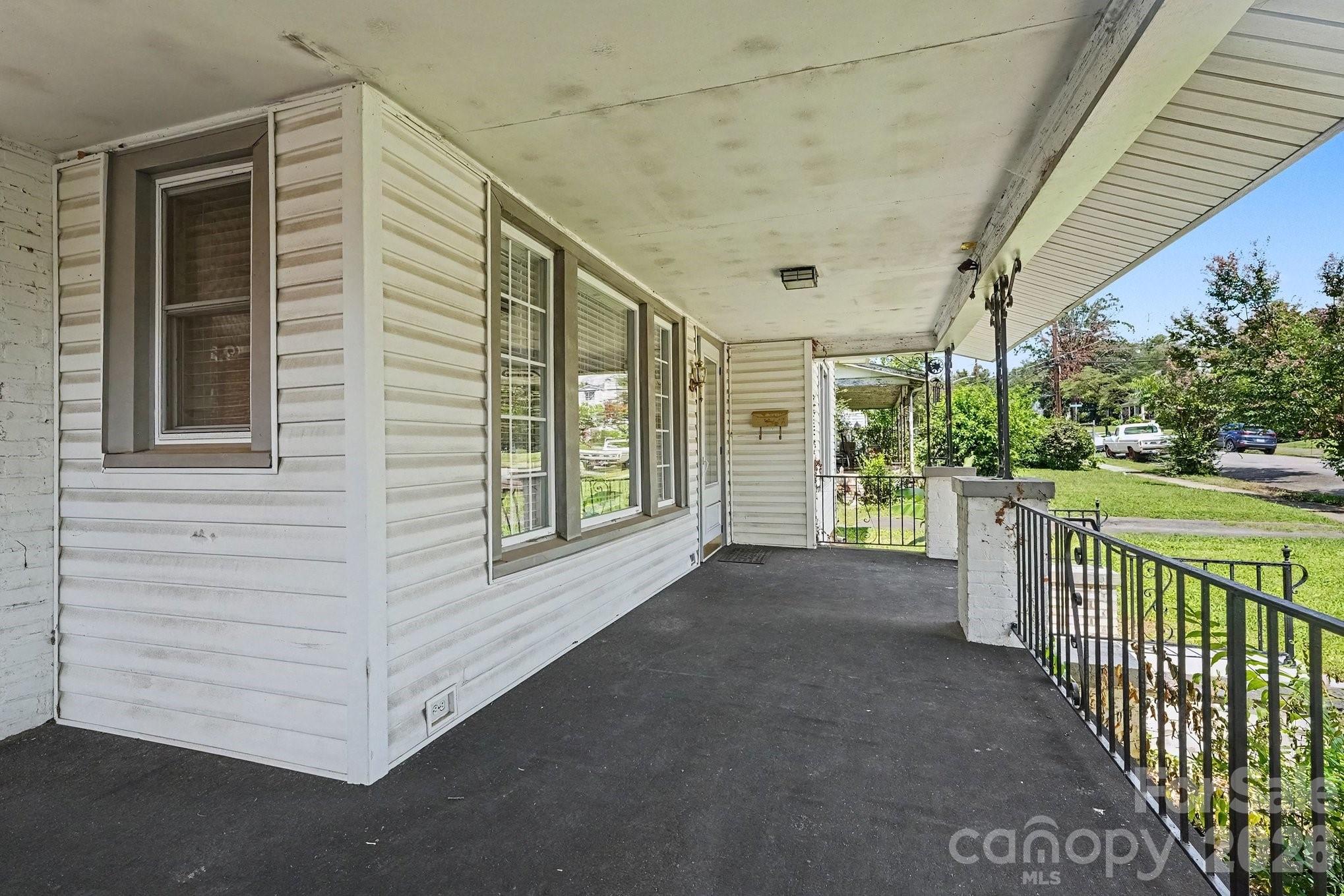 2828 Bon Air Avenue