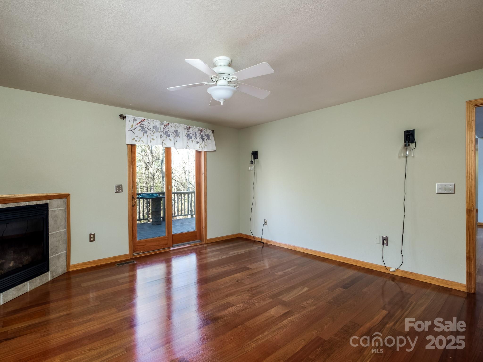 Connestee Falls - Residential