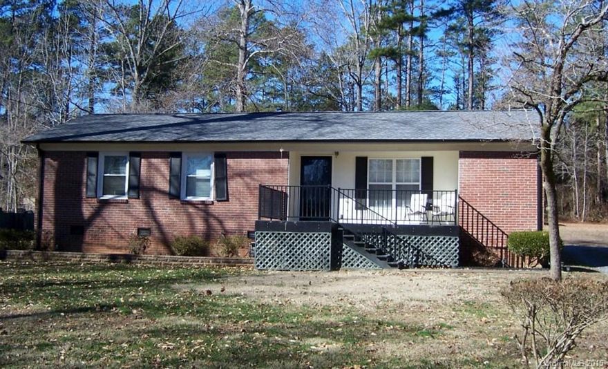Come & See this nice home with waterview of Lake Wylie (close to Bowater Park). This all brick home has hardwood and tile floors, newer kitchen, updated baths, and more. Extra large detached garage/workshop