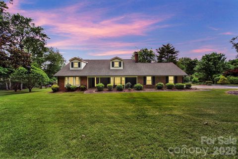 Photo of 5913 Tom Query Road, Charlotte, NC 28213 (MLS # 4378237)
