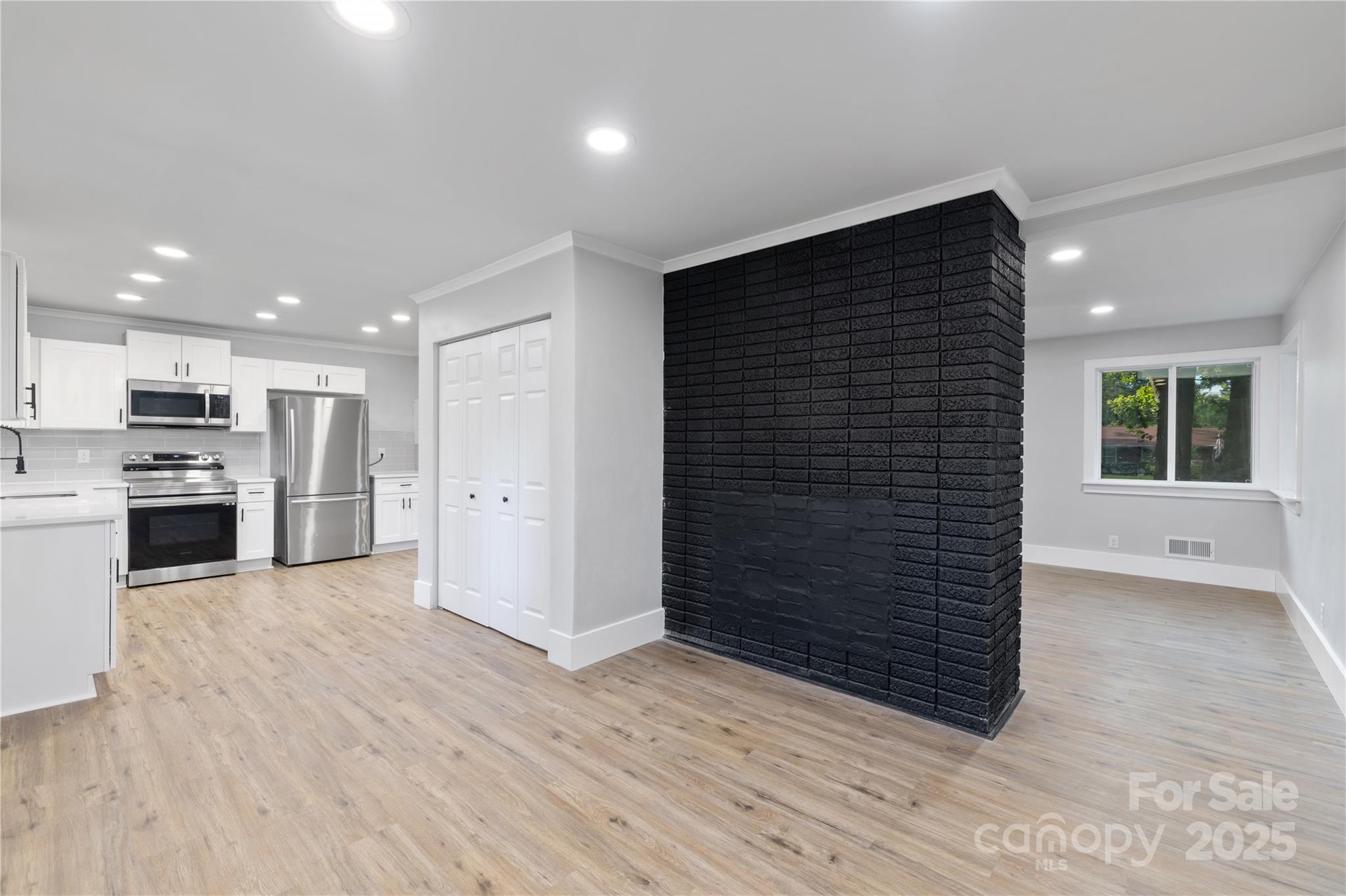 322 Breslin Street
