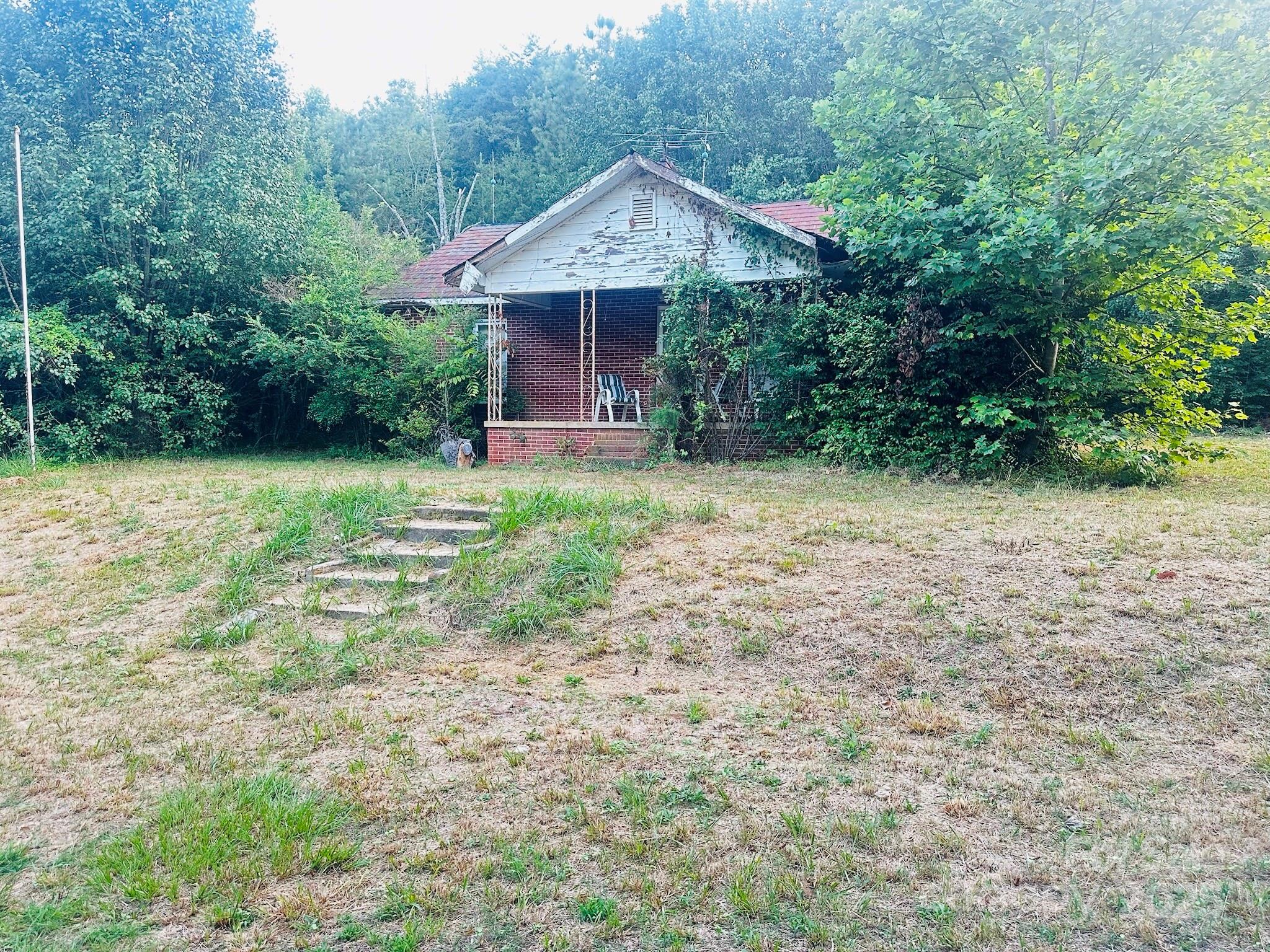 211 Luckadoo Road