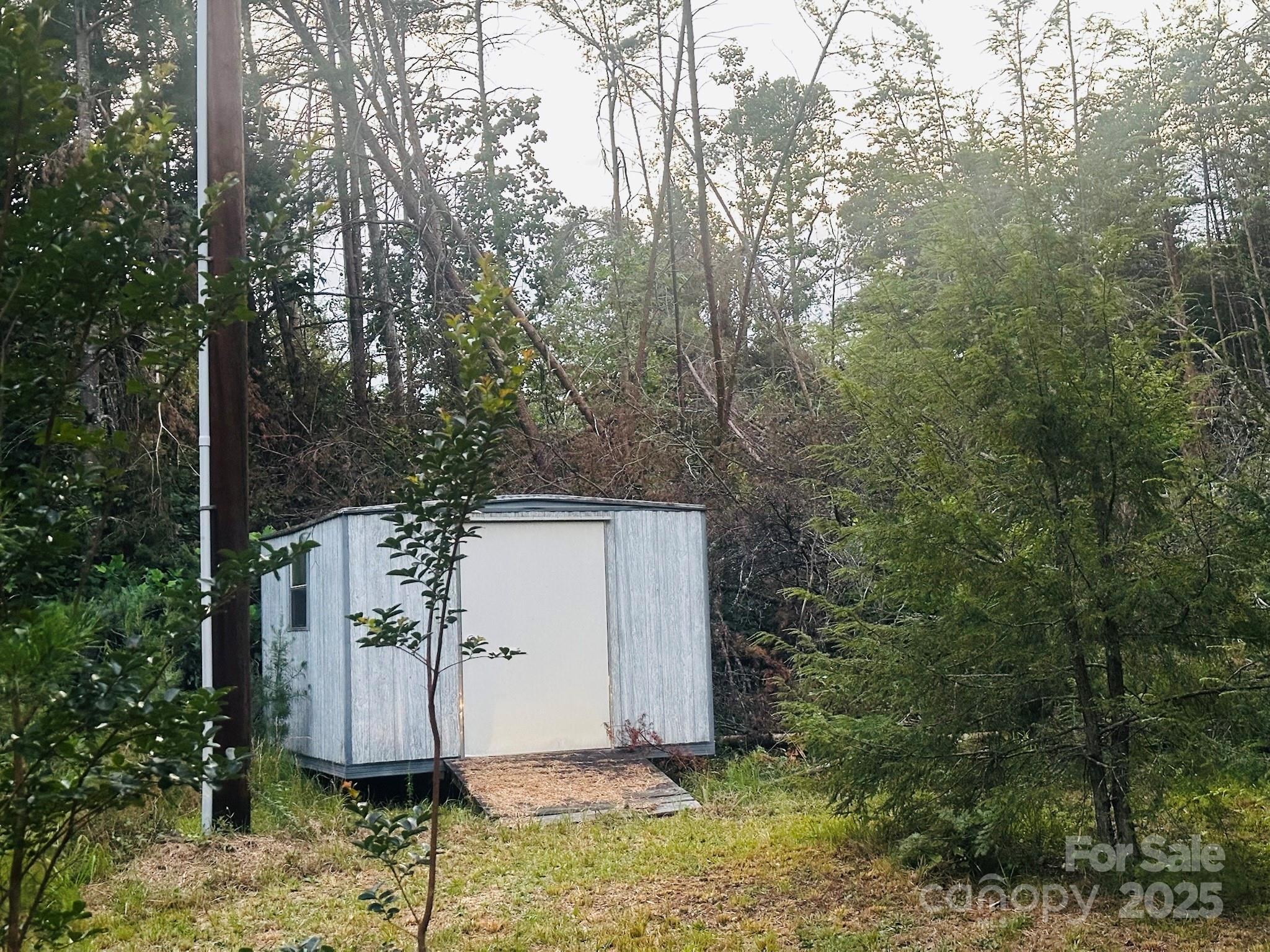 211 Luckadoo Road