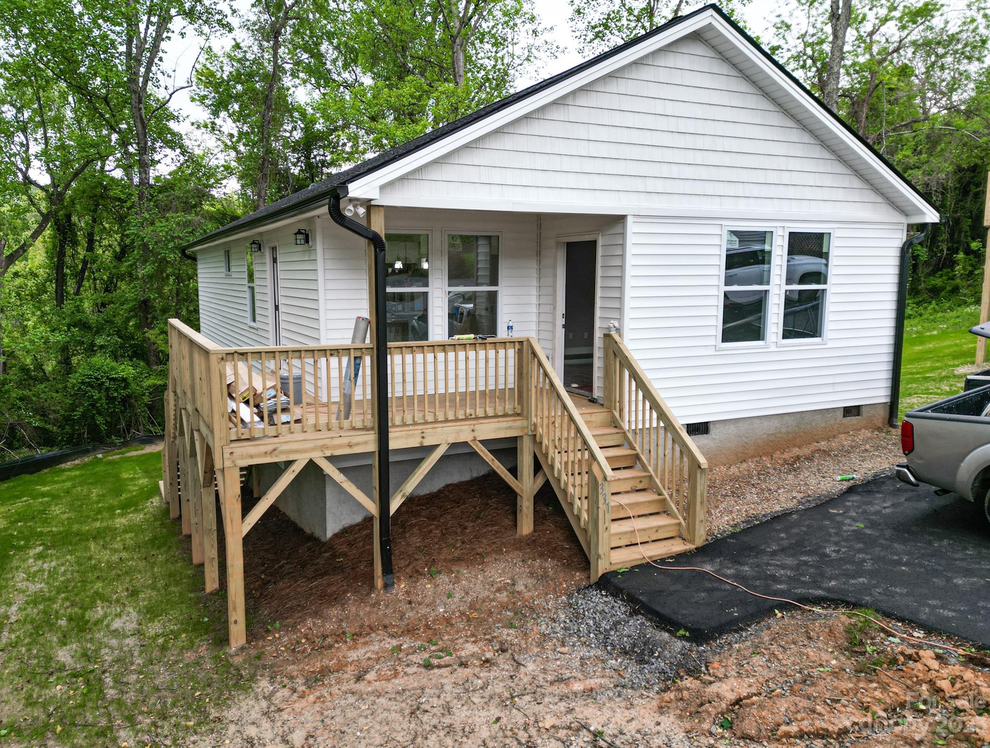 Photo 1 of 34 — 331 Greensheet Way, Asheville, NC 28805