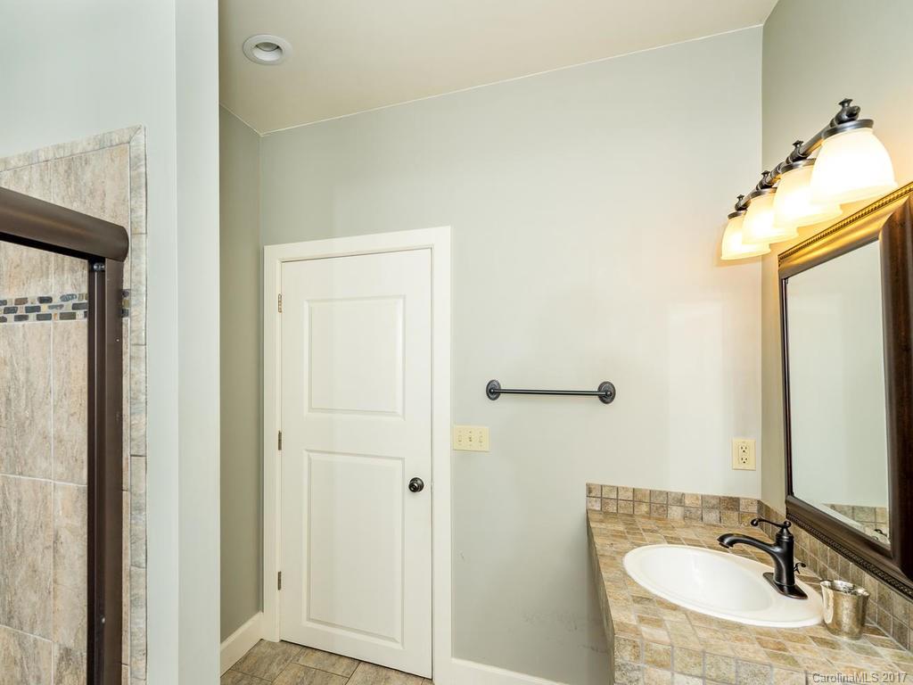 Alexander Crest - Residential