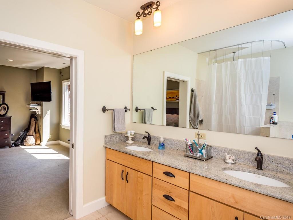 Alexander Crest - Residential