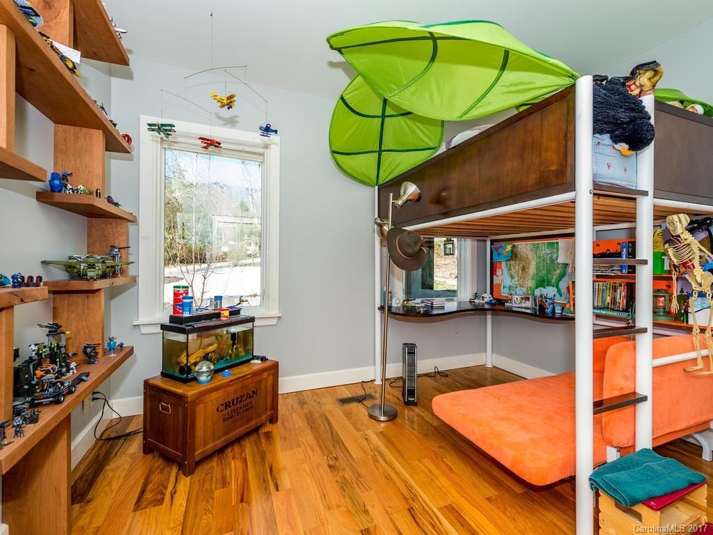 Alexander Crest - Residential