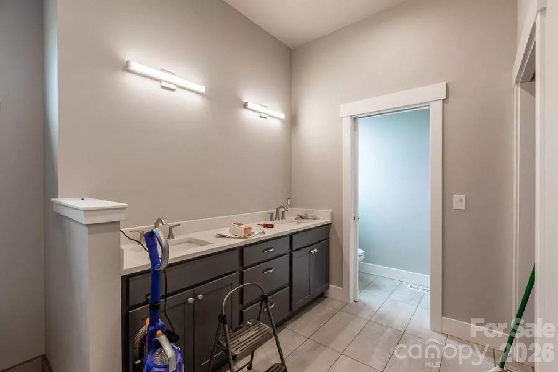 Waterfront Harbor - Residential