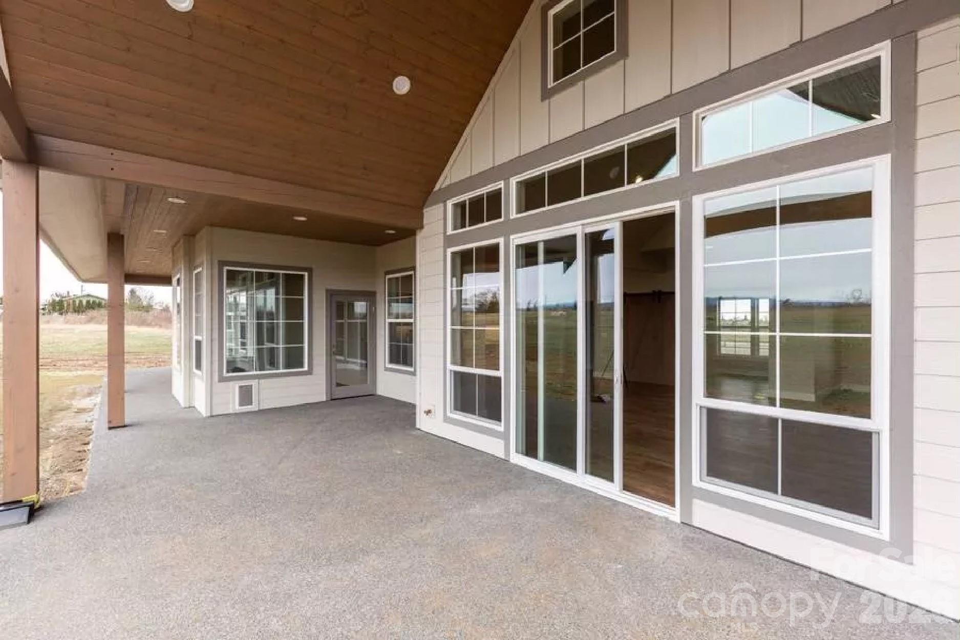 Waterfront Harbor - Residential