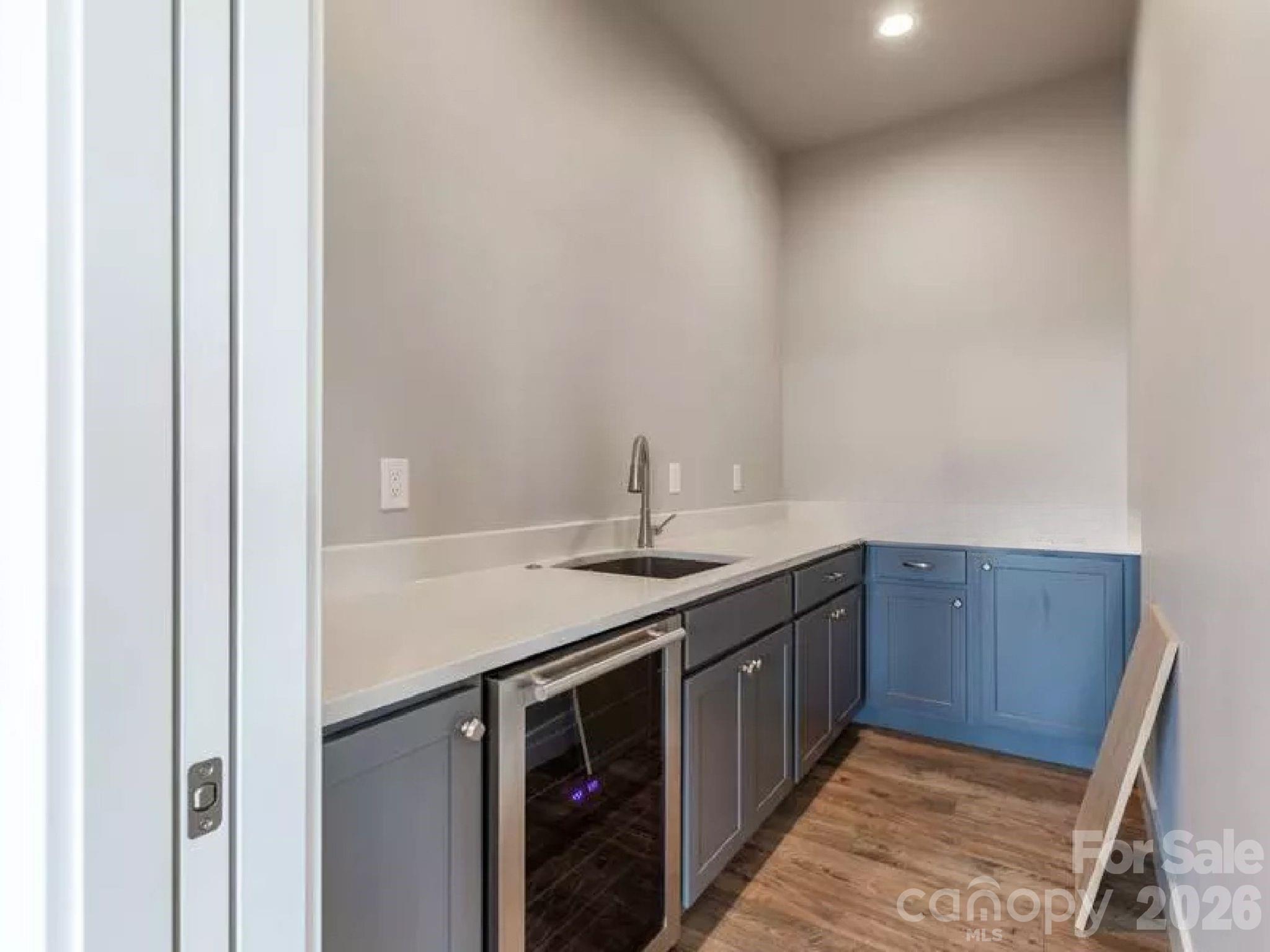 Waterfront Harbor - Residential