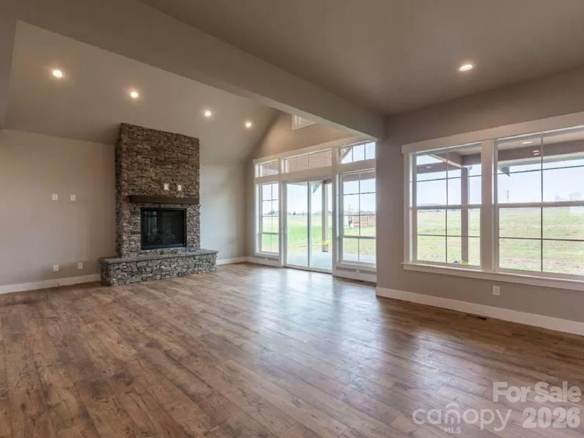 Waterfront Harbor - Residential