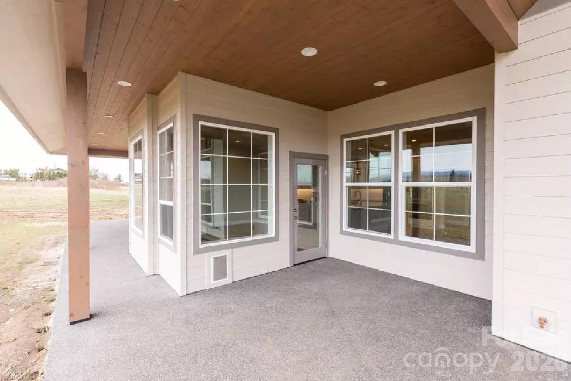 Waterfront Harbor - Residential