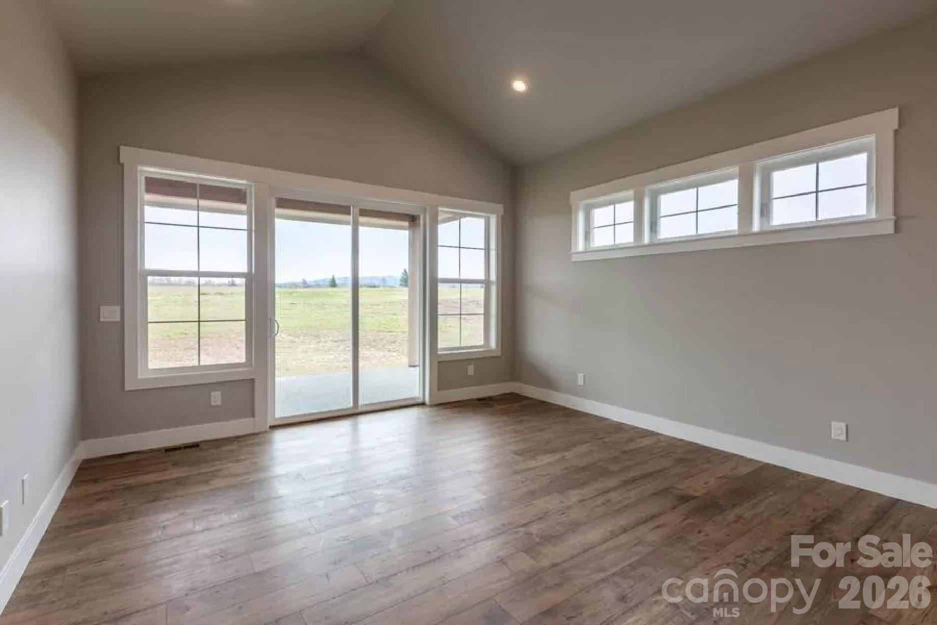 Waterfront Harbor - Residential