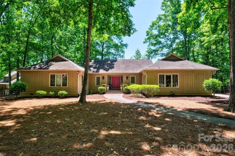 Photo of 6 Honeysuckle Woods, Lake Wylie, SC 29710 (MLS # 4383785)