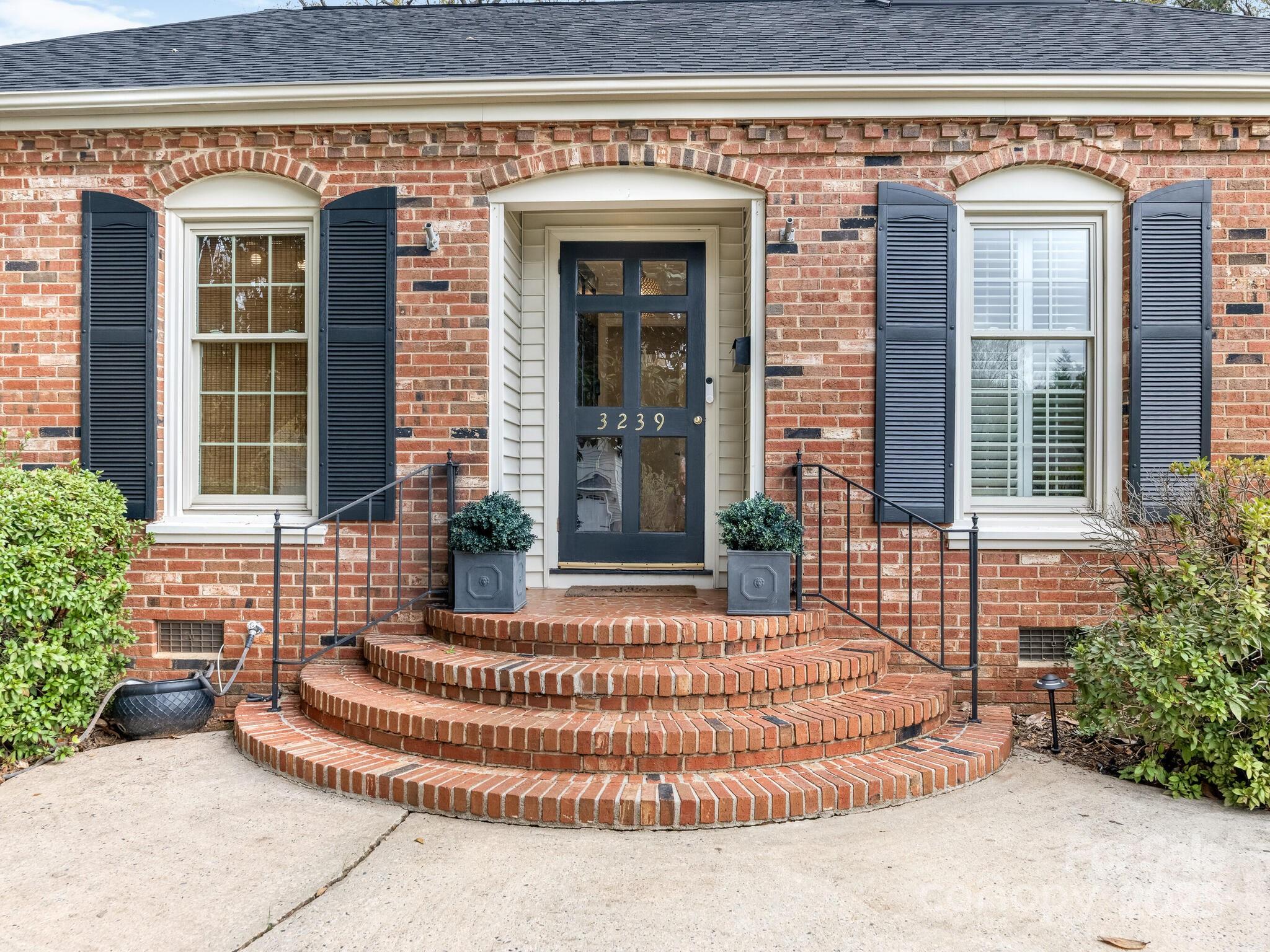 3239 Sunnybrook Drive