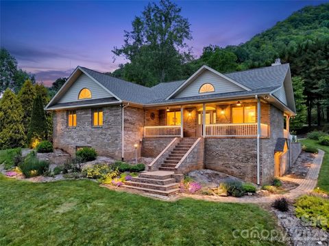 Photo of 99 Mary Gray Drive, Clyde, NC 28721 (MLS # 4389889)
