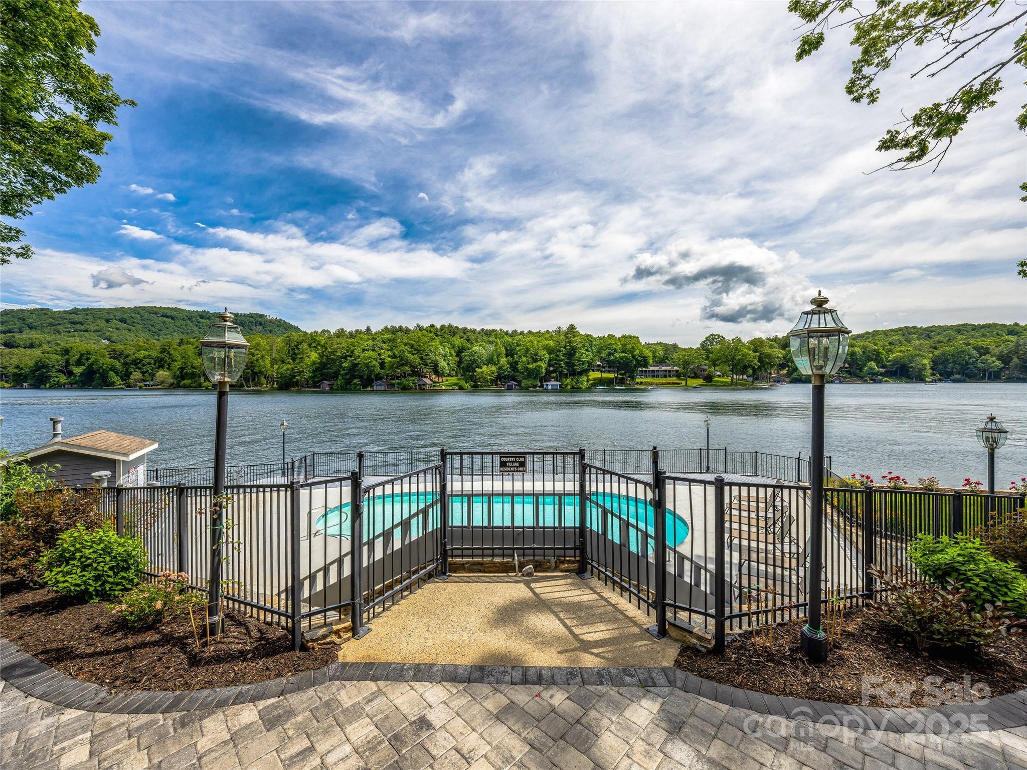 Lake Toxaway Estates - Residential