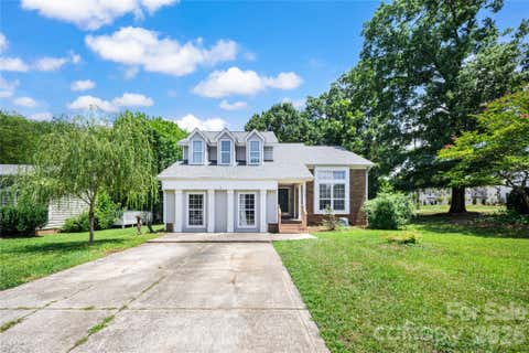 Photo of 13000 Greycrest Drive, Charlotte, NC 28278 (MLS # 4400169)