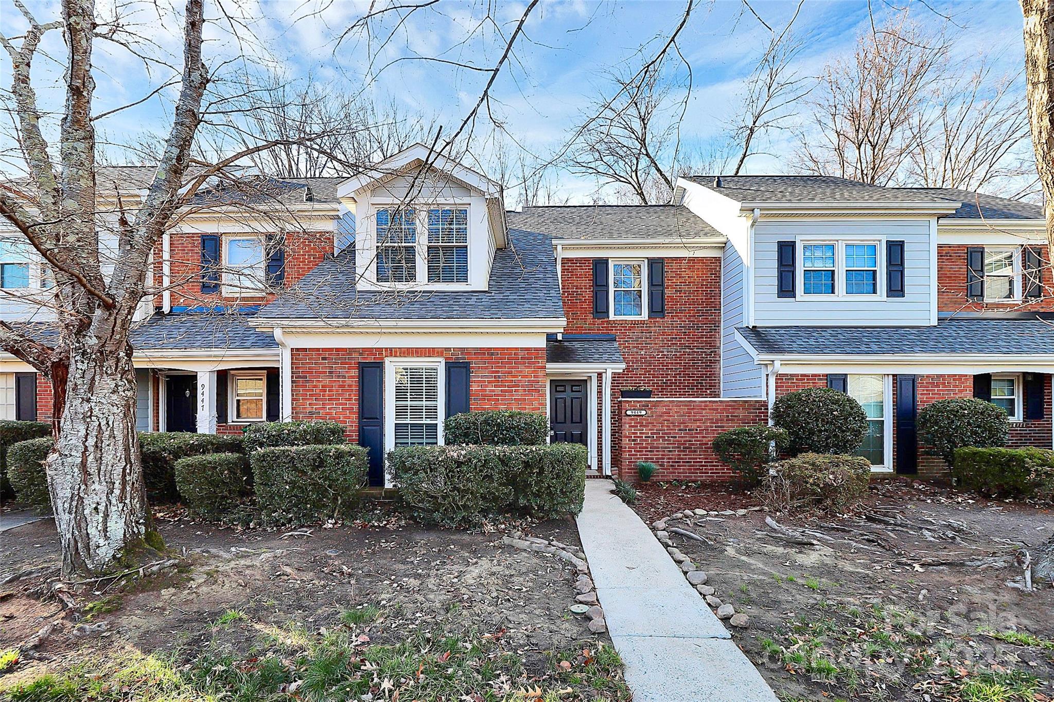 9449 Kings Falls Drive