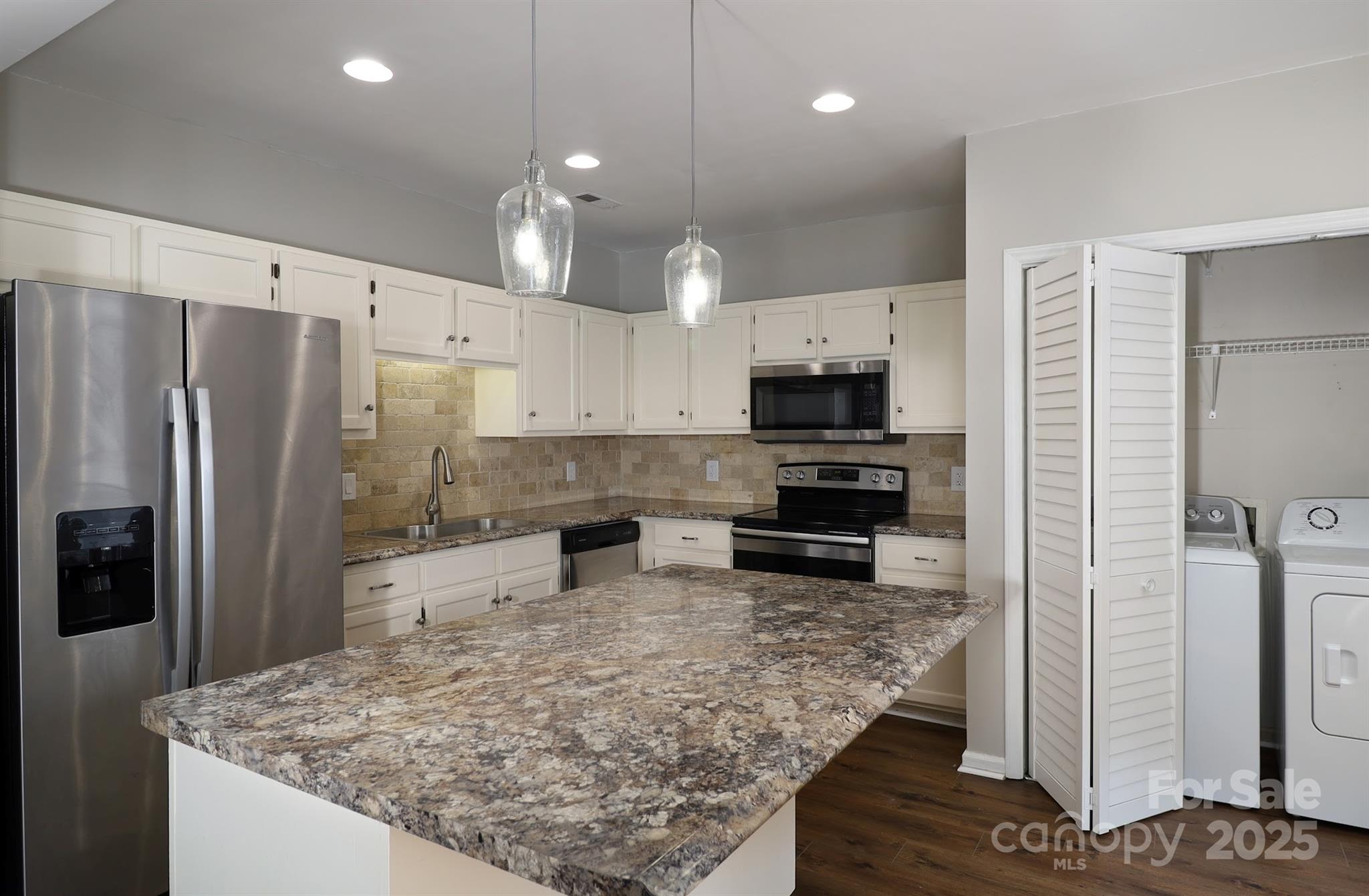 9449 Kings Falls Drive