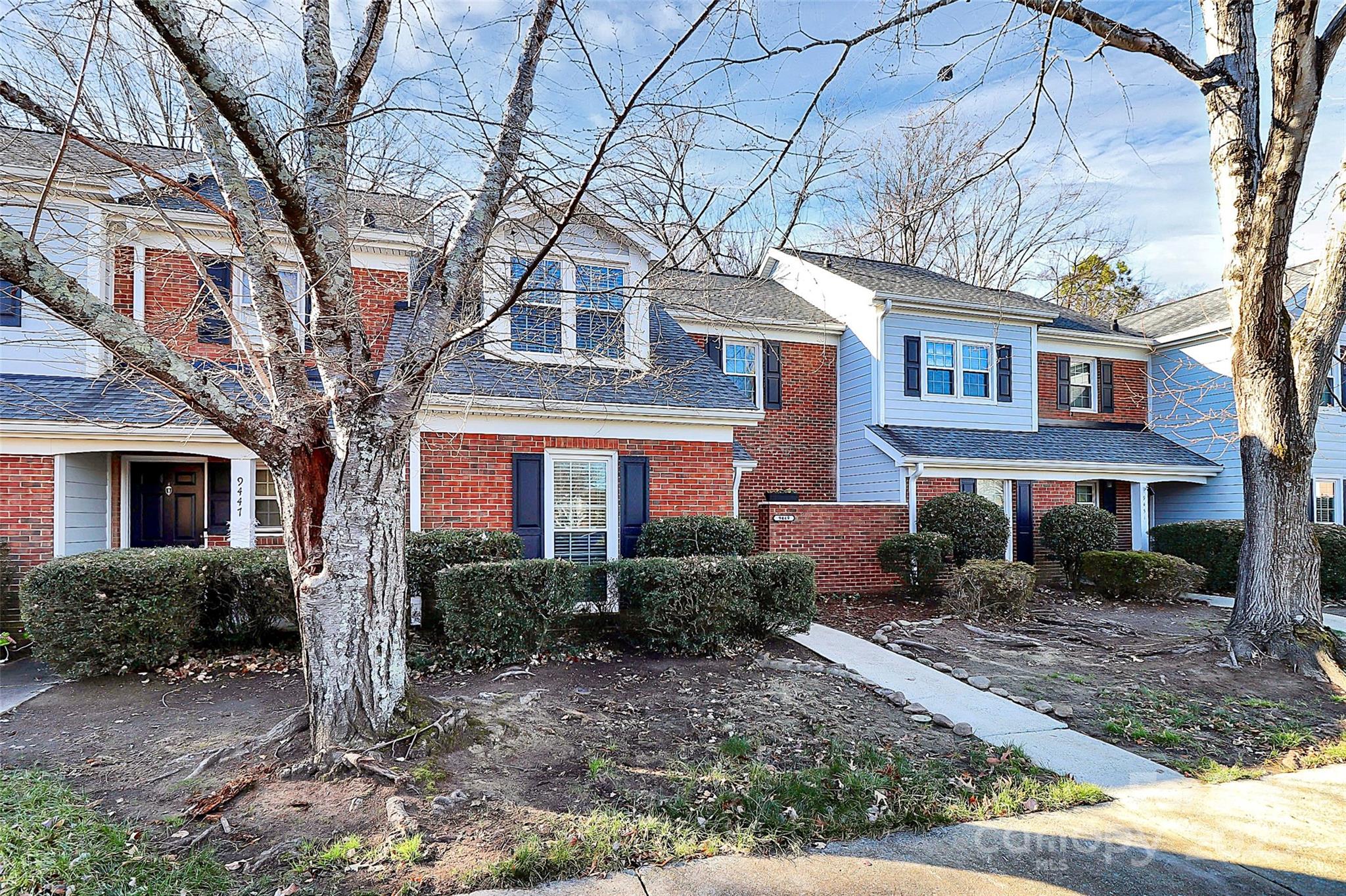 9449 Kings Falls Drive