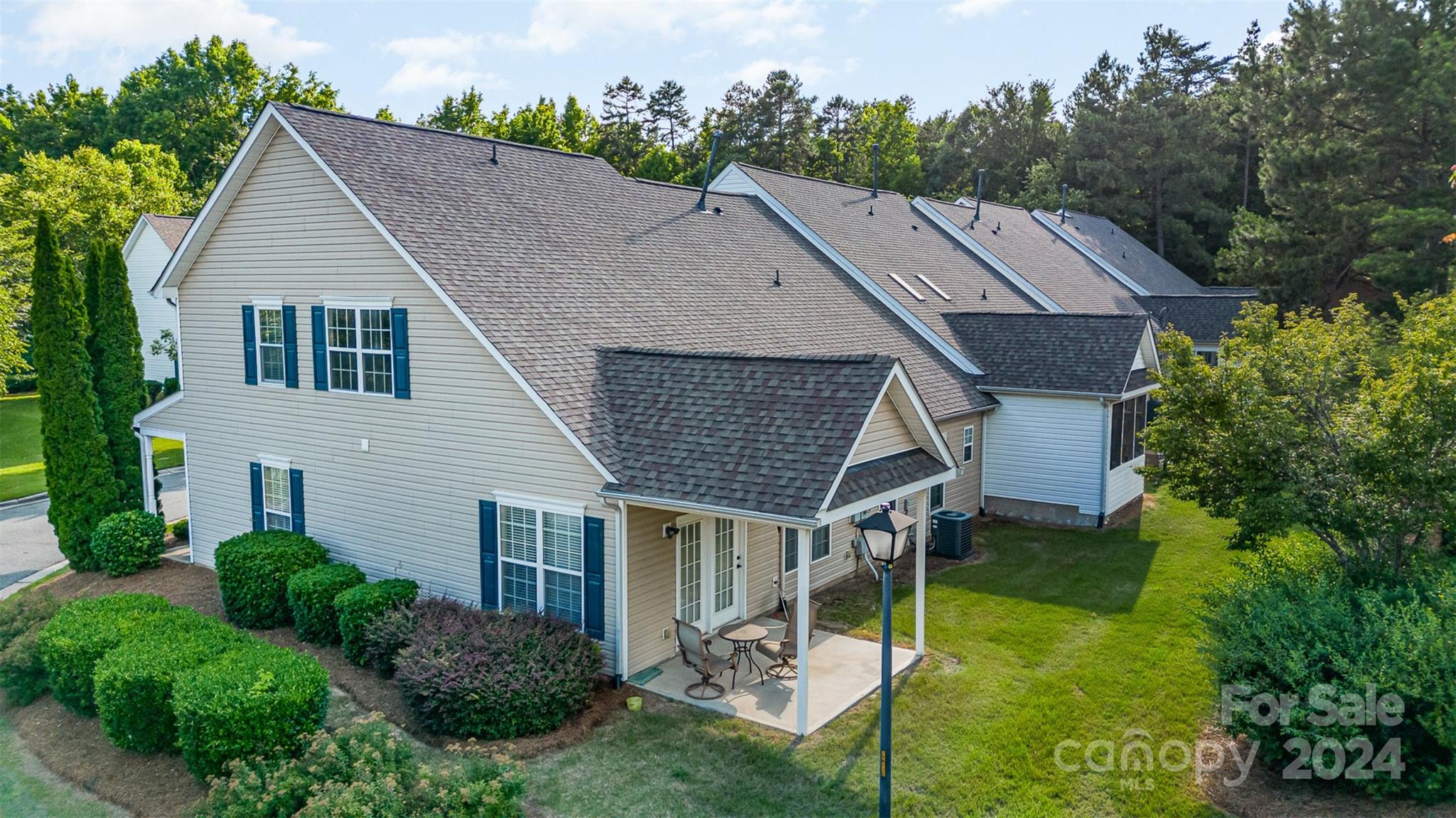 Old Stone Crossing - Residential