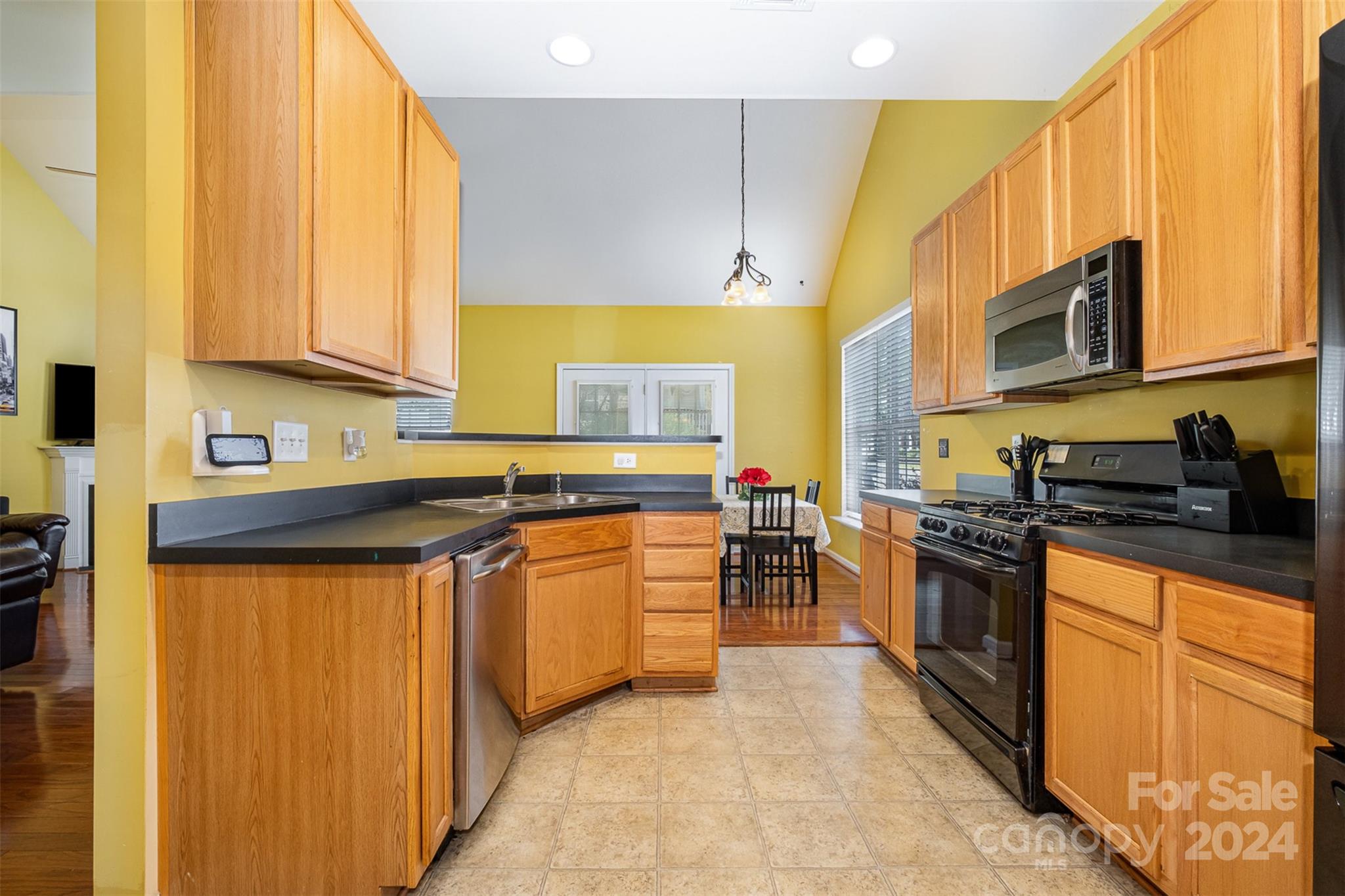 Old Stone Crossing - Residential