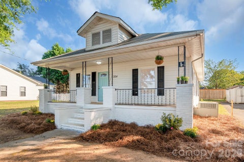 Photo of 204 Pleasant Street, Belmont, NC 28012 (MLS # 4423492)